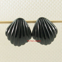 Load image into Gallery viewer, 14K Yellow Gold Cabochon Cut Shell Design Black Onyx Stud Earrings