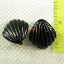 Load image into Gallery viewer, 14K Yellow Gold Cabochon Cut Shell Design Black Onyx Stud Earrings