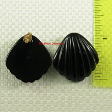 Load image into Gallery viewer, 14K Yellow Gold Cabochon Cut Shell Design Black Onyx Stud Earrings