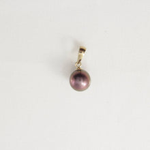 Load image into Gallery viewer, Eggplant Pearl Pendant ā 14k Yellow Gold Mini Drop