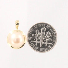 Load image into Gallery viewer, Pink Pearl Pendant ā 14k Yellow Gold Encircles Design