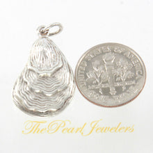 Load image into Gallery viewer, Sterling Silver 3D Oyster Shell Pendant Necklace