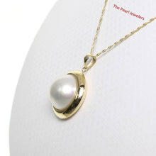 Load image into Gallery viewer, 14K Yellow Gold White Mabe Pearl Pendant ā Encircles Design