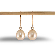 Load image into Gallery viewer, 14K Rose Gold Pink Pearl Leverback Earrings (9–10mm)