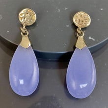 Load image into Gallery viewer, 14K Yellow Gold Good Fortune Teardrop Lavender Jade Earrings