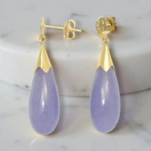 Load image into Gallery viewer, 14K Yellow Gold Raindrop Lavender Jade Dangle Earrings