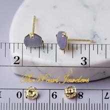 Load image into Gallery viewer, 14K Yellow Gold Handcrafted Heart Lavender Jade Stud Earrings