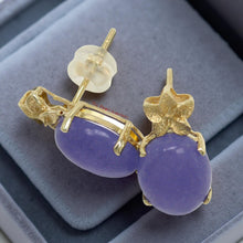 Load image into Gallery viewer, 14K Yellow Gold Hawaiian Plumeria Lavender Jade Stud Earrings