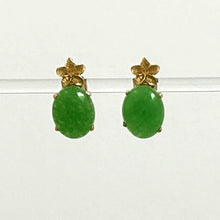 Load image into Gallery viewer, 1188173 14KT SOLID YELLOW GOLD HAWAIIAN PLUMERIA GREEN JADE POST EARRINGS