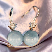 Load image into Gallery viewer, 14kt White Gold Traditional Hawaiian Plumeria Style Aquamarine Earrings