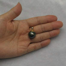 Load image into Gallery viewer, 14k Yellow Gold Flower-Cap Black Tahitian Pearl Pendant