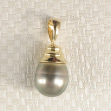 Load image into Gallery viewer, 14k Yellow Gold Ocean-Green Tahitian Pearl Pendant