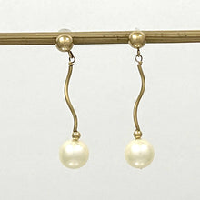 Load image into Gallery viewer, 14K Yellow Gold Spiral Tube White Cream Pearl Dangle Stud Earrings (8–8.5mm)
