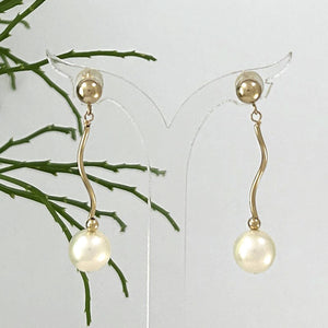 14K Yellow Gold Spiral Tube White Cream Pearl Dangle Stud Earrings (8–8.5mm)