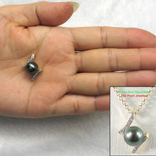 Load image into Gallery viewer, 14k Yellow Gold Twin-Bar Black Tahitian Pearl Pendant