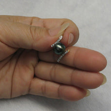 Load image into Gallery viewer, 14k Yellow Gold Twin-Bar Black Tahitian Pearl Pendant