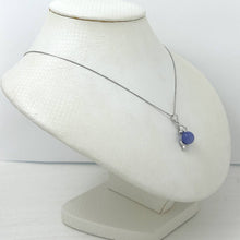 Load image into Gallery viewer, 14k White Gold Dolphin Design Lavender Jade Pendant Necklace