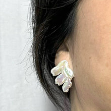 Load image into Gallery viewer, 14k Yellow Gold Baroque White Biwa Pearl Stud Earrings