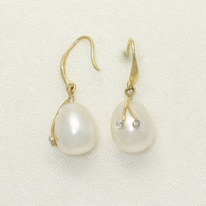 14k Yellow Gold Diamond & White Pearl Hooks