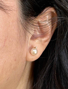 14k Yellow Gold Diamond & White Pearl Stud Earrings