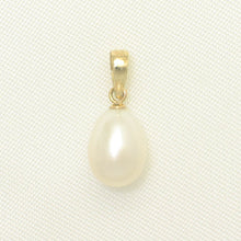 Load image into Gallery viewer, AAA 8-8.5mm Cultured Pearl Pendant – 14k Yellow Gold Bail