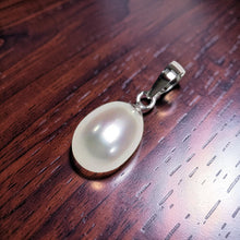 Load image into Gallery viewer, AAA White Freshwater Pearl Pendant – 14k White Gold