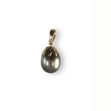 Load image into Gallery viewer, AAA Black Pearl Pendant – 14k Yellow Gold Claw Cap