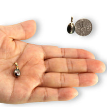 Load image into Gallery viewer, AAA Black Pearl Pendant – 14k Yellow Gold Claw Cap
