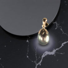 Load image into Gallery viewer, AAA Black Pearl Pendant – 14k Yellow Gold Claw Cap