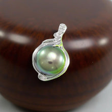 Load image into Gallery viewer, Black Pearl Pendant – 14k White Gold + Trio Diamonds