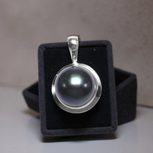 Load image into Gallery viewer, Black Pearl Pendant – 14k White Gold Encircles Design