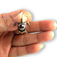 Load image into Gallery viewer, Black Pearl Turtle Pendant – 14k Yellow Gold (Hawaiian Honu)
