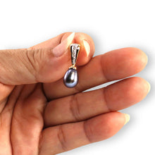 Load image into Gallery viewer, Black Pearl Pendant – 14k Yellow Gold + 7 Diamonds