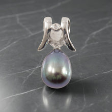 Load image into Gallery viewer, Black Pearl Pendant – 14k White Gold Tusk + Diamond
