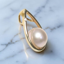 Load image into Gallery viewer, Lavender Pearl Raindrop Pendant with Diamond – 14k Yellow Gold