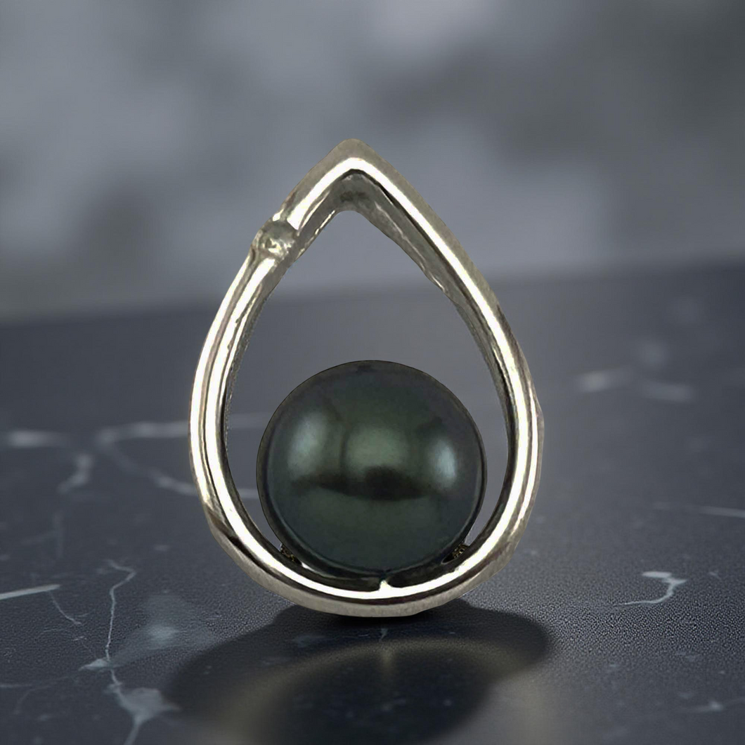 Peacock Pearl Raindrop Pendant with Diamond – 14k White Gold