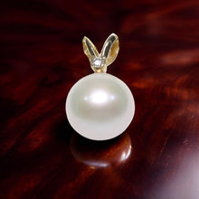 Load image into Gallery viewer, White Pearl Pendant – 14k Yellow Gold with Diamond Bail
