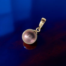 Load image into Gallery viewer, Eggplant Pearl Pendant – 14k Yellow Gold Mini Drop