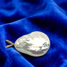 Load image into Gallery viewer, 14kt Yellow Gold Rabbit-Ear Diamond Bail Baroque Coin Pearl Pendant