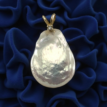 Load image into Gallery viewer, 14kt Yellow Gold Rabbit-Ear Diamond Bail Baroque Coin Pearl Pendant