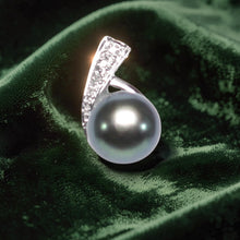 Load image into Gallery viewer, Black Pearl Pendant – 14k White Gold with Diamond Setting