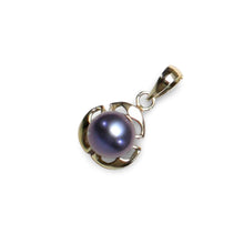 Load image into Gallery viewer, Black Pearl Pendant – 14k Yellow Gold with 3 Leaf Design