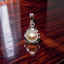 Load image into Gallery viewer, Pink Pearl Three Leaf Pendant – 14k White Gold Circle Design