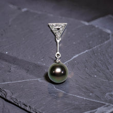 Load image into Gallery viewer, Gray Pearl Pendant – 14k White Gold Leaf Bail