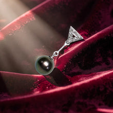 Load image into Gallery viewer, Gray Pearl Pendant – 14k White Gold Leaf Bail