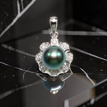 Load image into Gallery viewer, Black Cultured Pearl Pendant – 14k White Gold with Diamond Halo