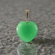 Load image into Gallery viewer, 14k Gold Green Jade Heart Pendant