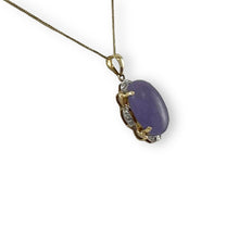 Load image into Gallery viewer, 14k Gold Diamond Lavender Oval Jade Pendant Necklace