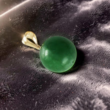 Load image into Gallery viewer, 14kt Solid Yellow Gold Green Jade Pendant Necklace
