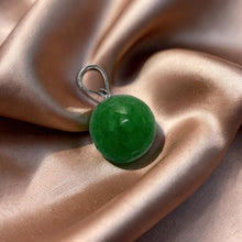 Load image into Gallery viewer, 14k Solid White Gold Green Jade Pendant Necklace